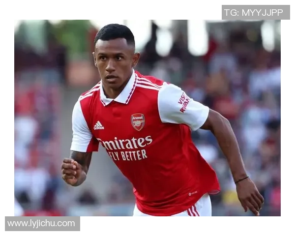 马尔基尼奥斯：从青涩小将到世界顶级后卫的成长之路